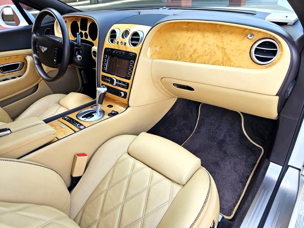 2010 Bentley Continental GT photo 23