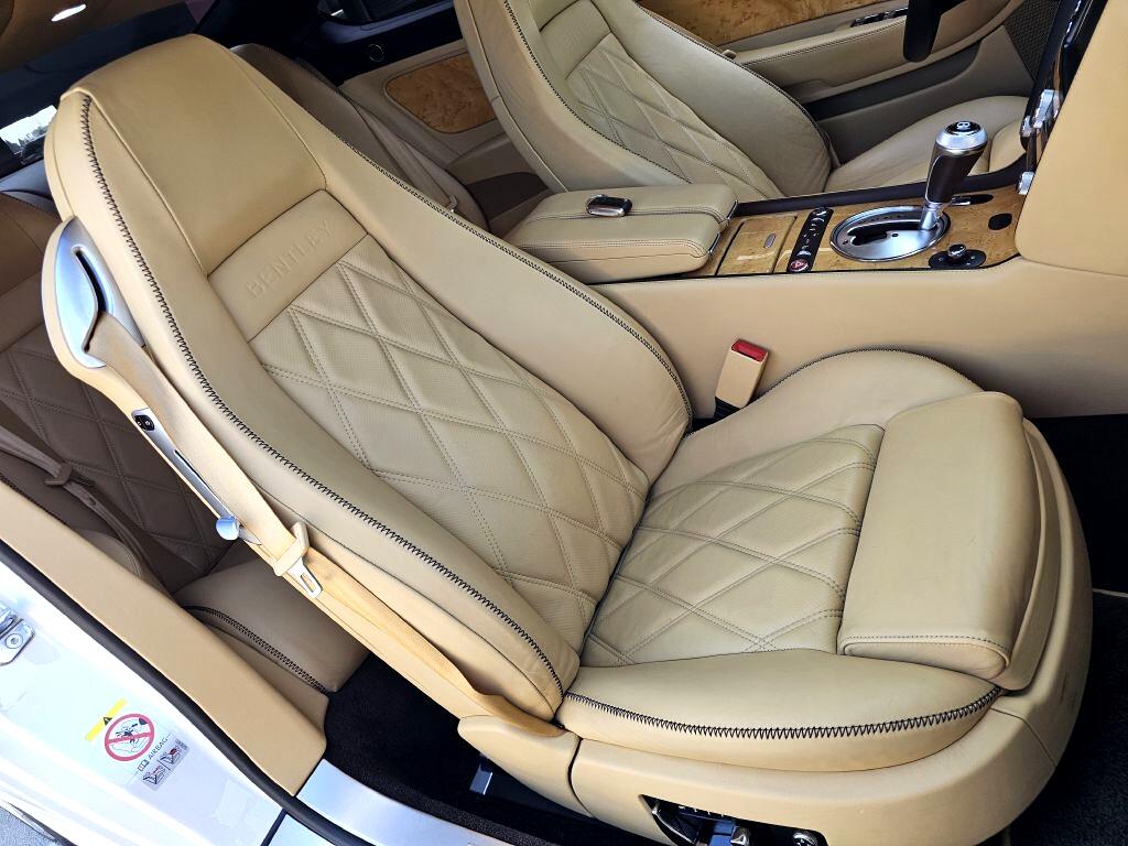 2010 Bentley Continental GT photo 24