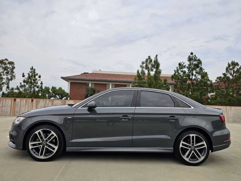 2018 Audi A3 2.0 TFSI Premium Plus photo 4