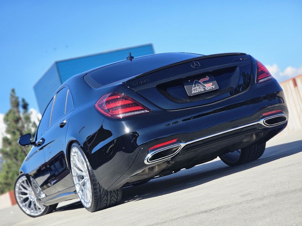 2018 Mercedes Benz S 560 photo 2