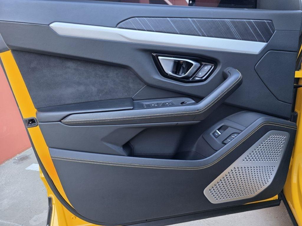 2019 Lamborghini Urus Base - Photo 20