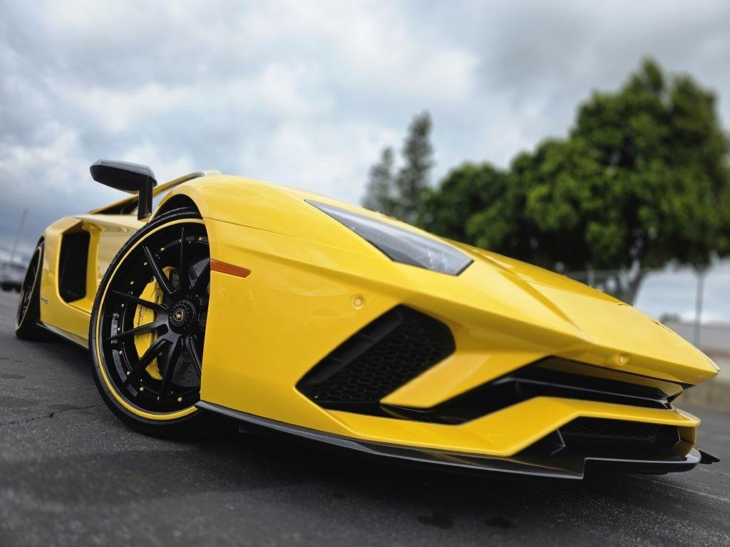 Lamborghini Aventador photo 12