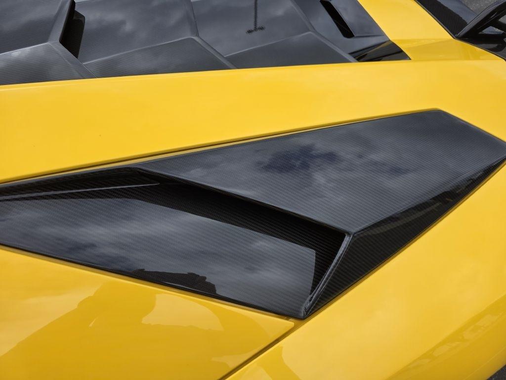 Lamborghini Aventador photo 19