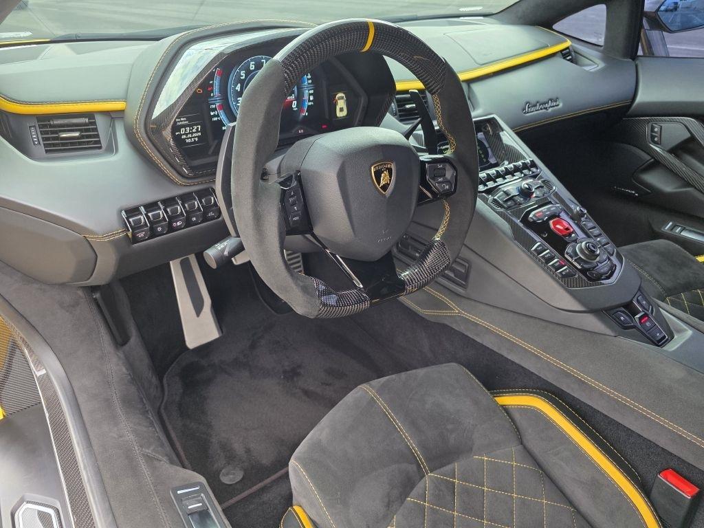 Lamborghini Aventador photo 41