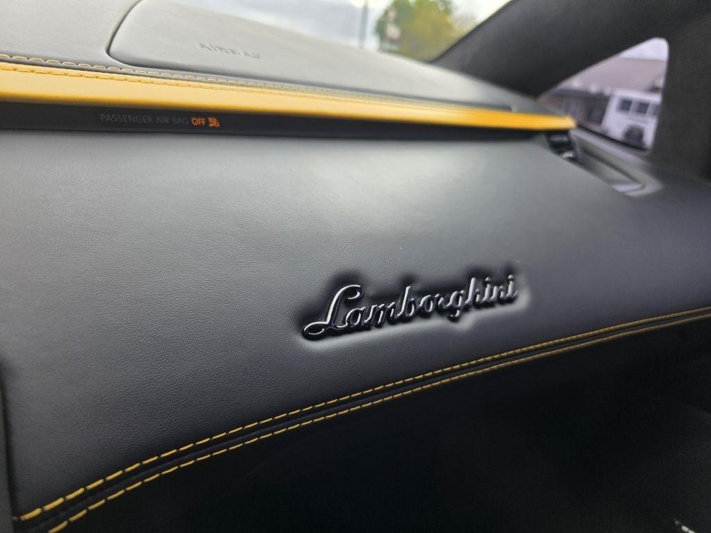 Lamborghini Aventador photo 52