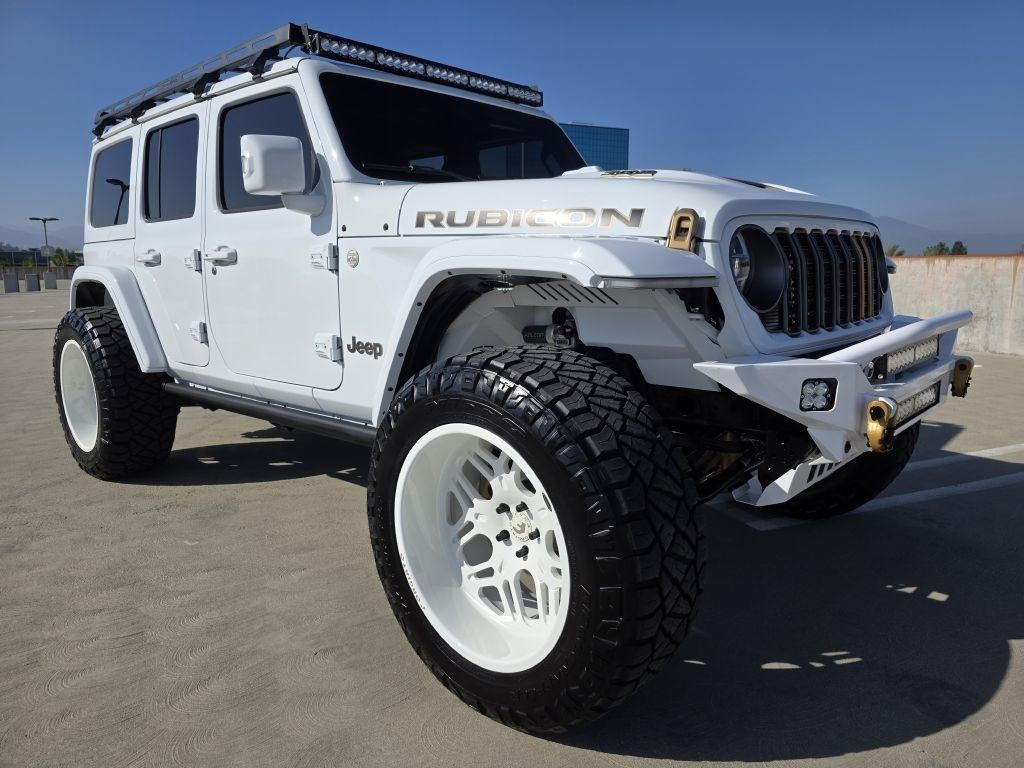 Jeep Wrangler photo 5