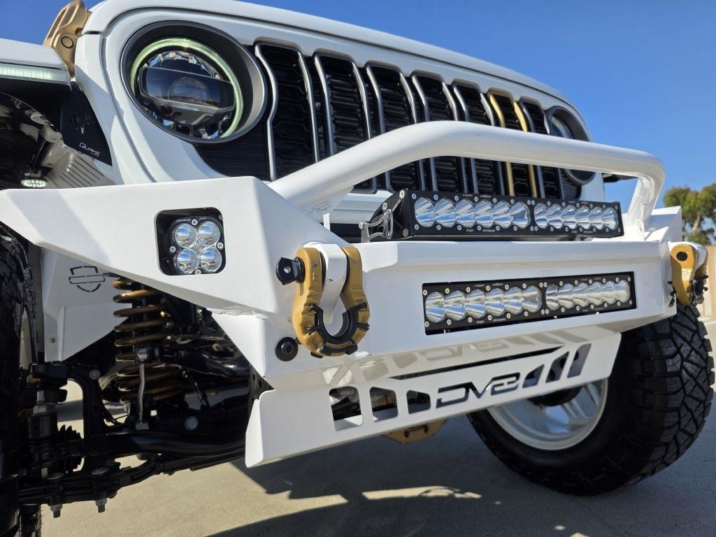 Jeep Wrangler photo 11