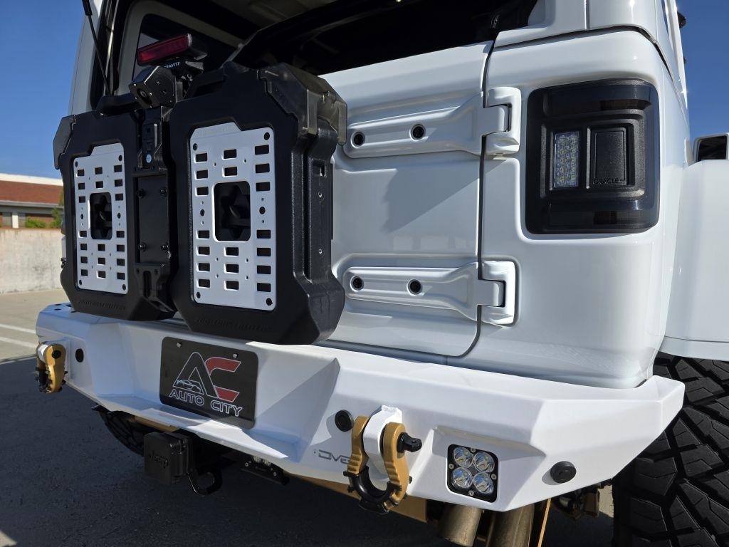 Jeep Wrangler photo 13