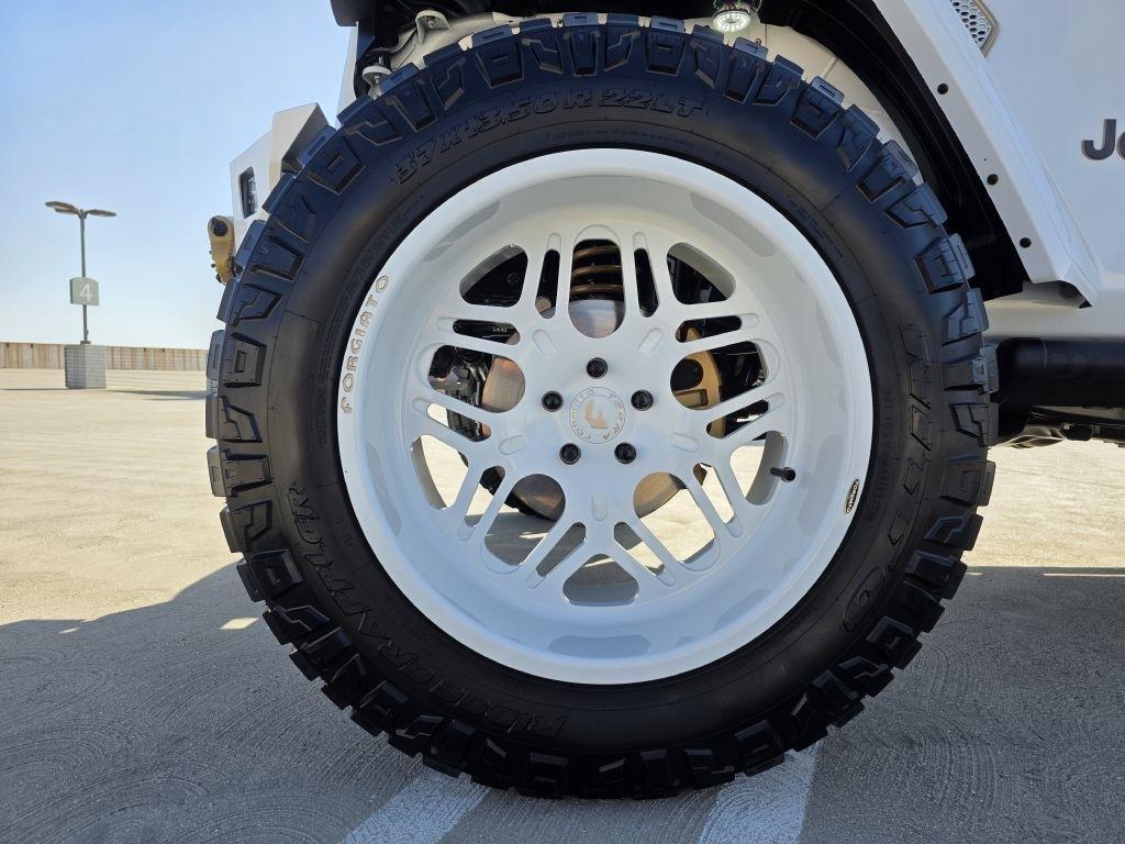 Jeep Wrangler photo 17