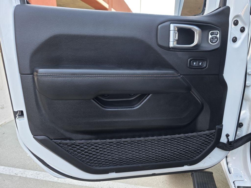 Jeep Wrangler photo 31