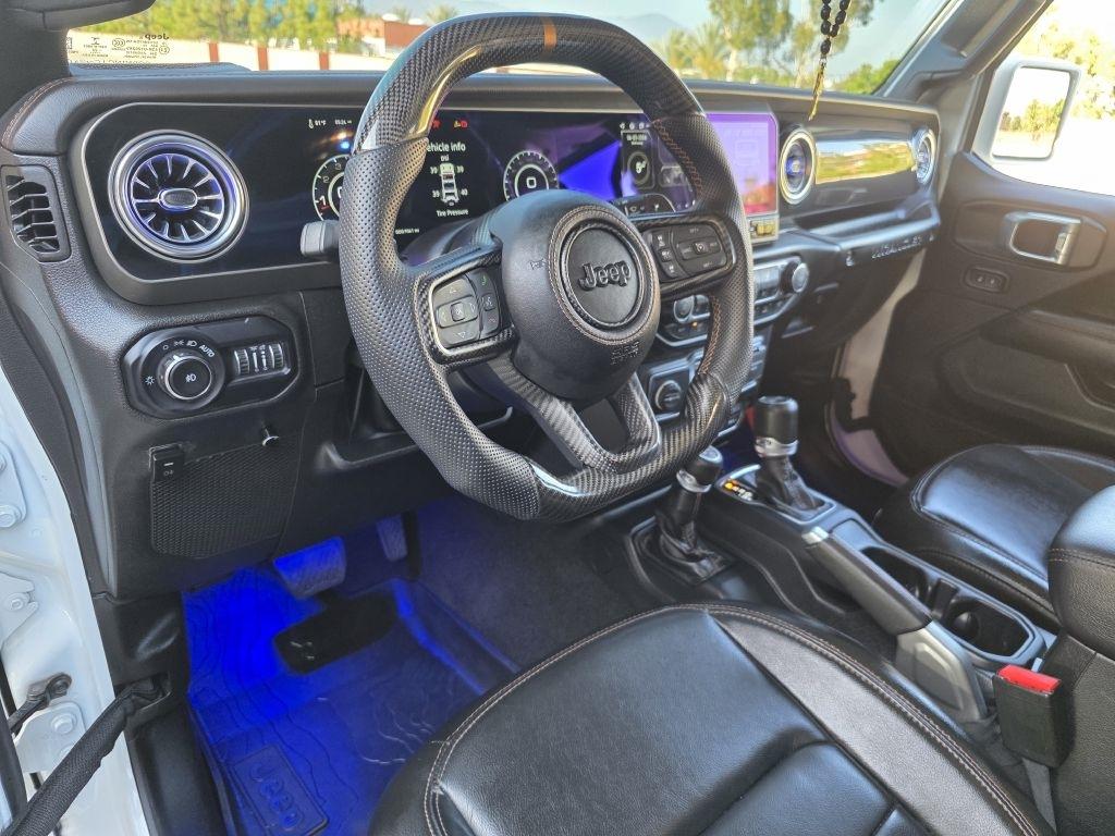 Jeep Wrangler photo 32