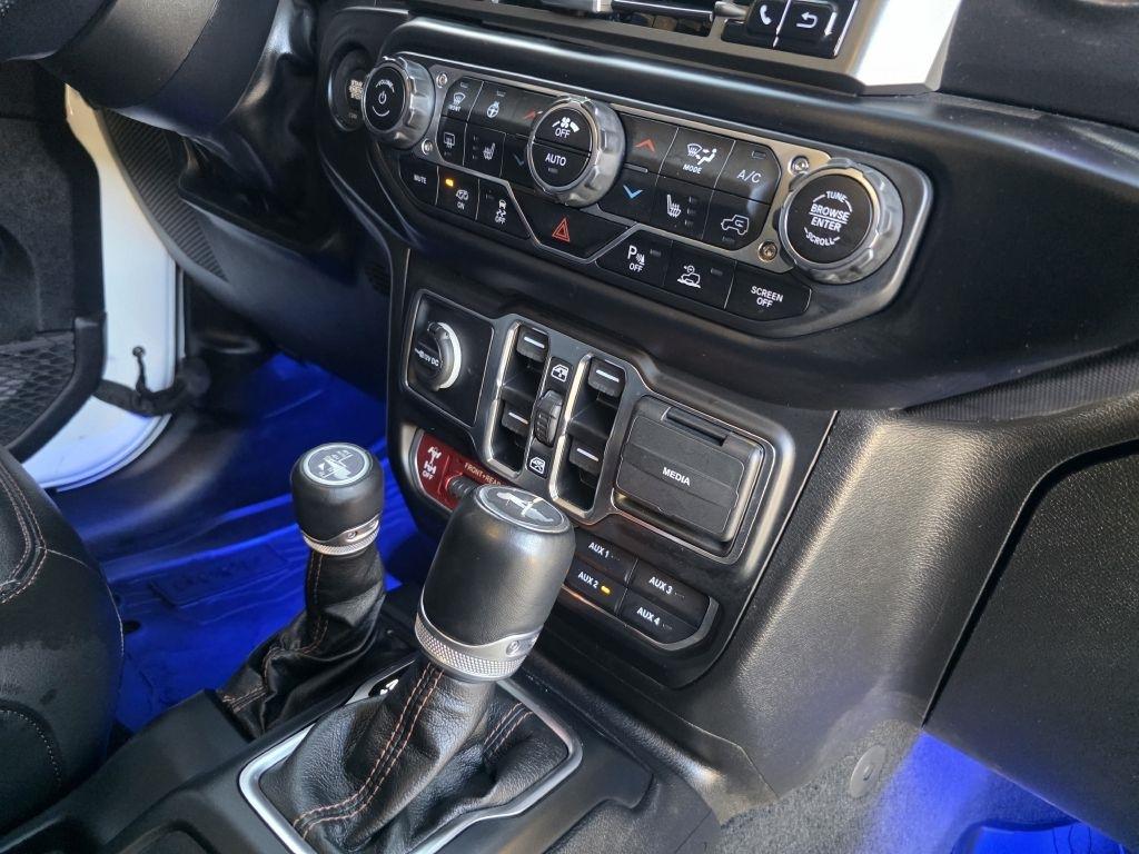 Jeep Wrangler photo 36