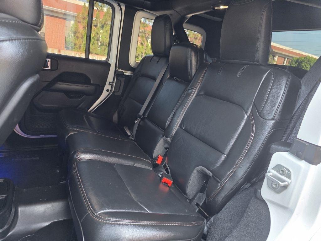 Jeep Wrangler photo 38