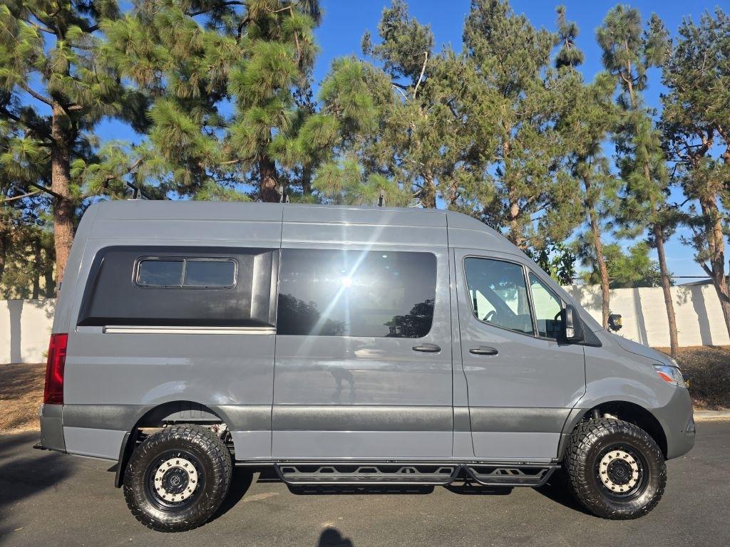 Mercedes-Benz Sprinter photo 6