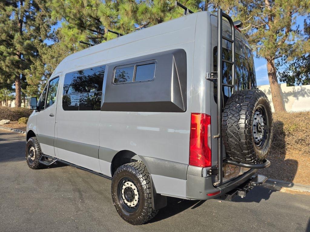 Mercedes-Benz Sprinter photo 10