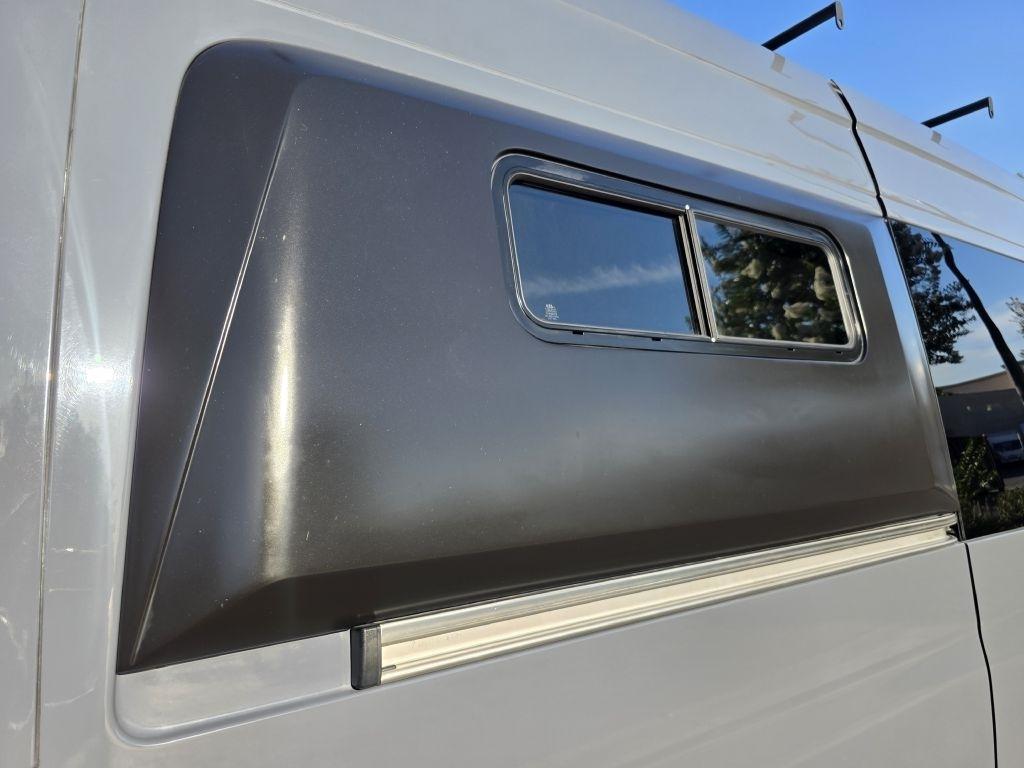 Mercedes-Benz Sprinter photo 18