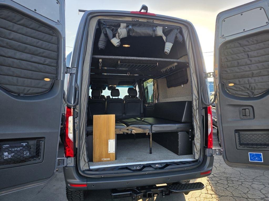 Mercedes-Benz Sprinter photo 37