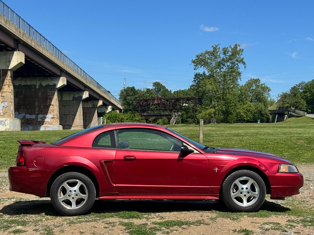 Ford Mustang Standard Coupe 2003