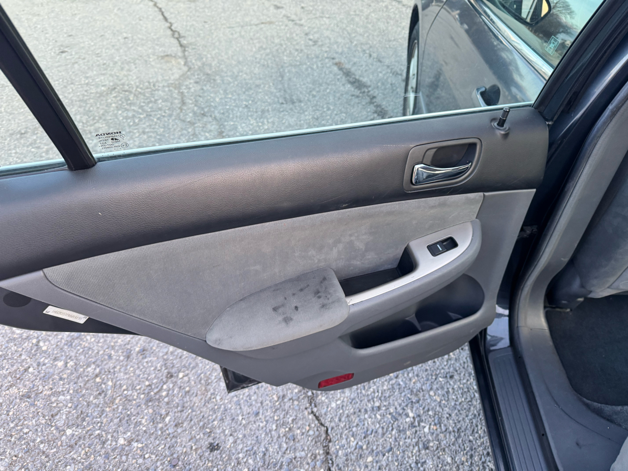 Honda Accord EX Sedan with Side Curtain Airbags 2004