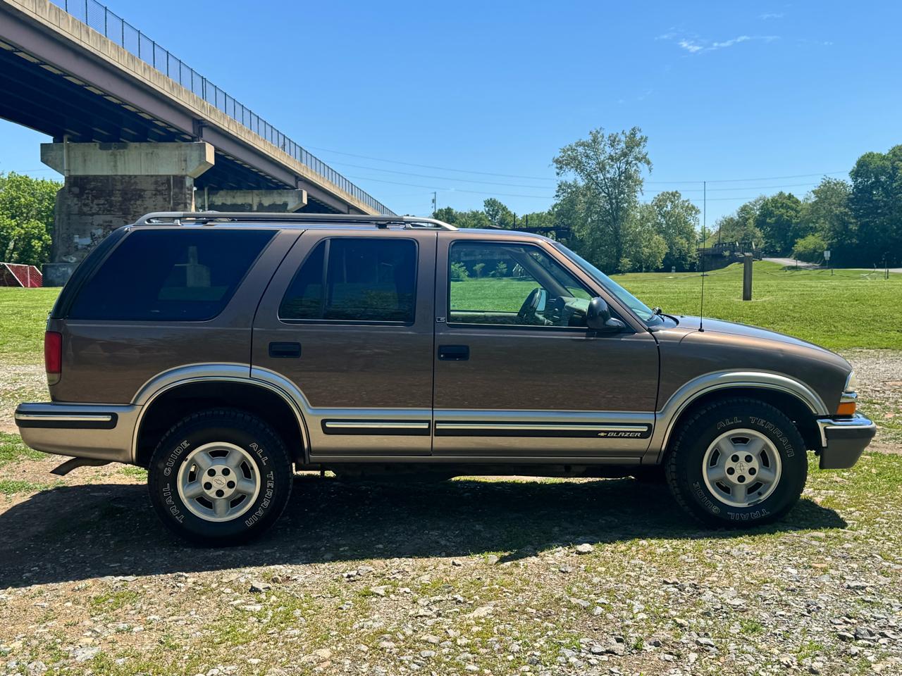 Chevrolet Blazer 4-Door 4WD 1998