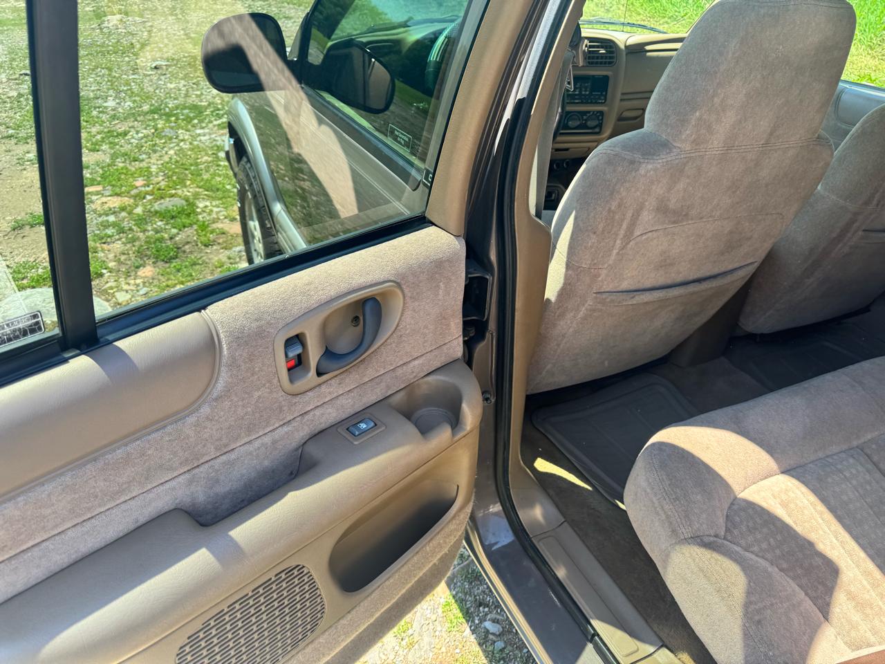 Chevrolet Blazer 4-Door 4WD 1998