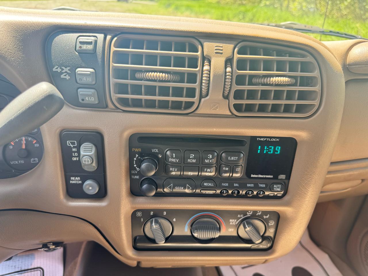 Chevrolet Blazer 4-Door 4WD 1998