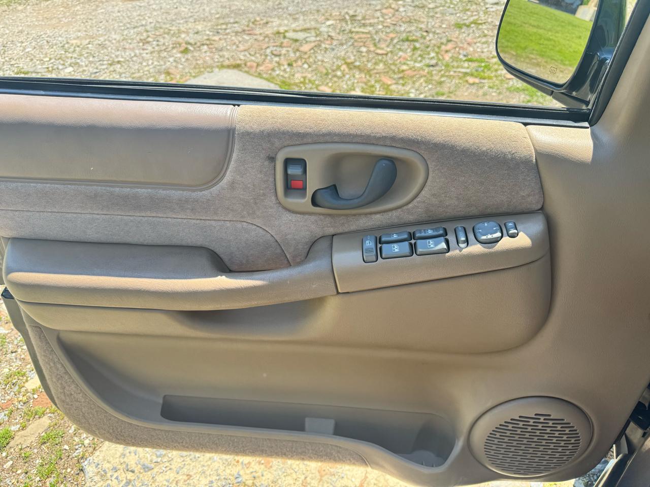 Chevrolet Blazer 4-Door 4WD 1998