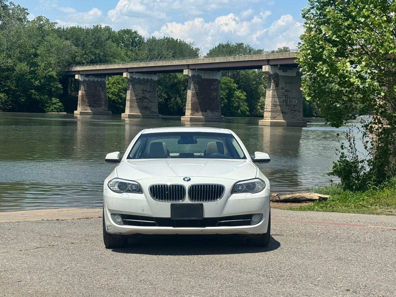 BMW 5-Series 528i xDrive 2012