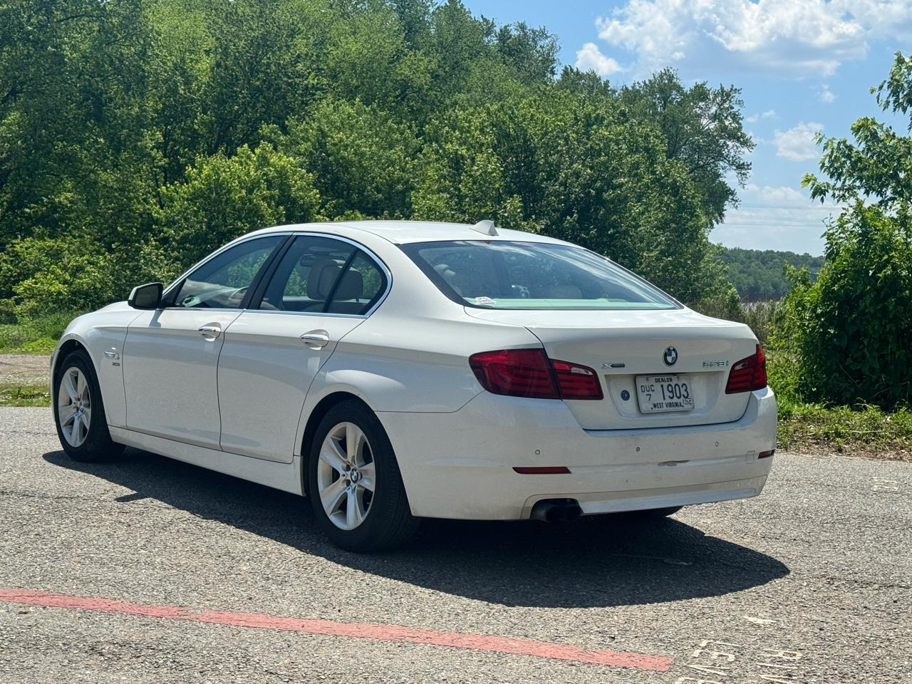 BMW 5-Series 528i xDrive 2012