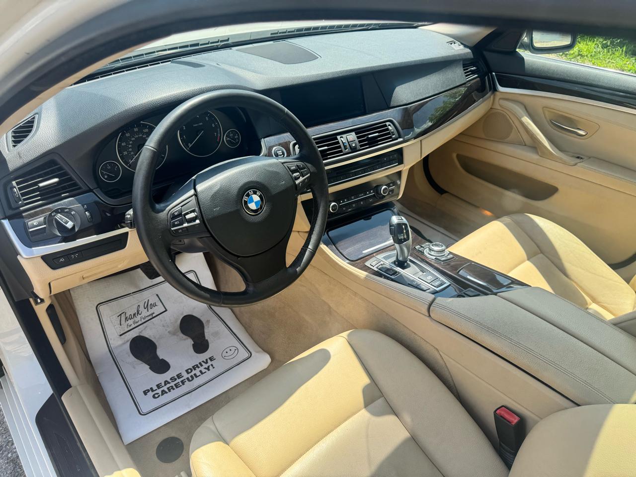 BMW 5-Series 528i xDrive 2012