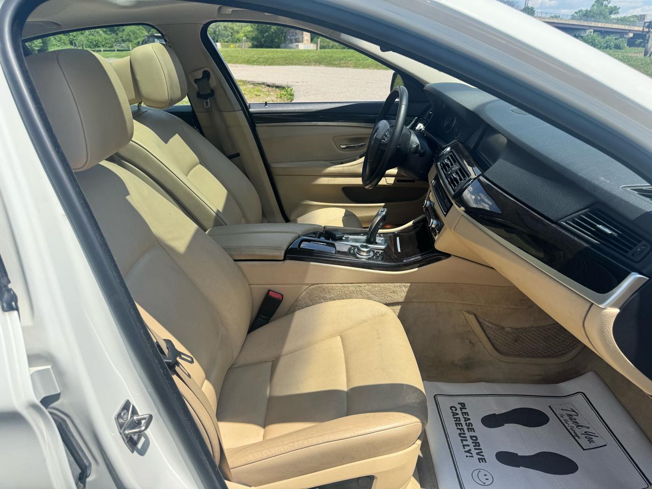BMW 5-Series 528i xDrive 2012