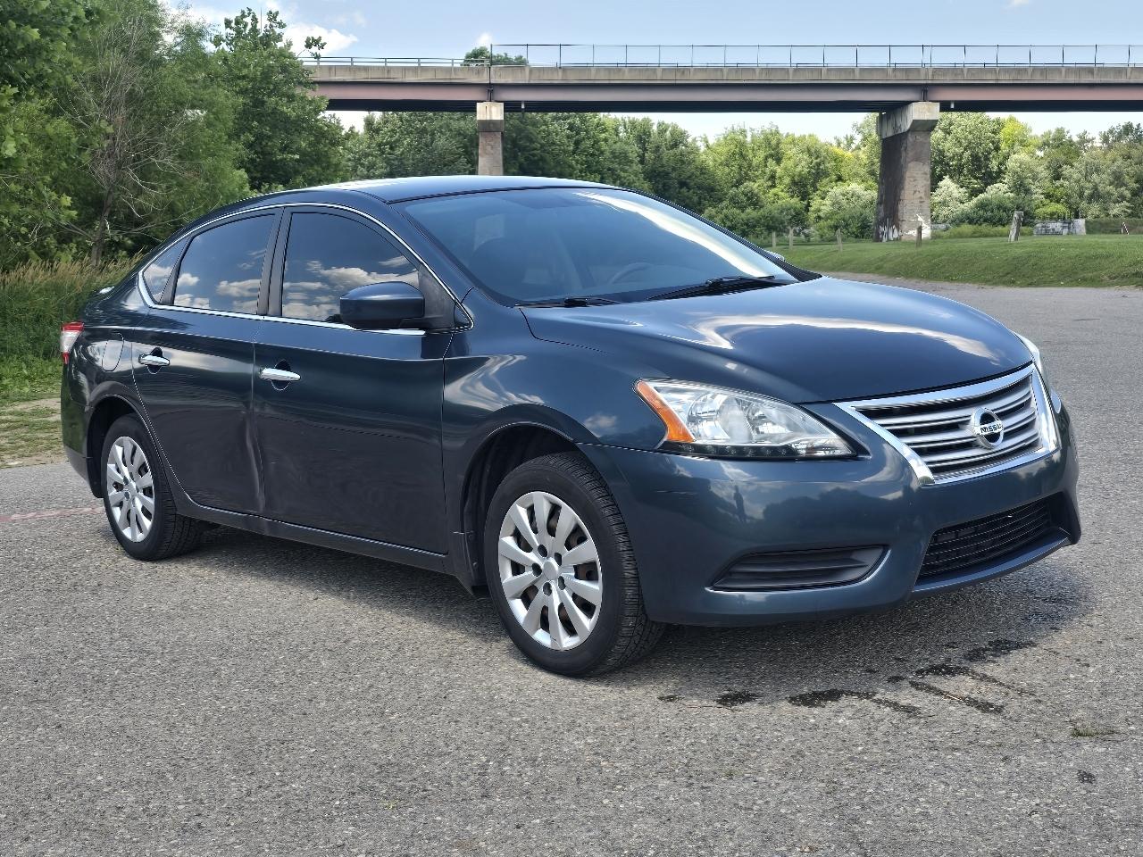 Nissan Sentra S CVT 2014
