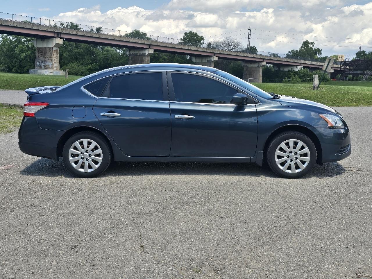 Nissan Sentra S CVT 2014