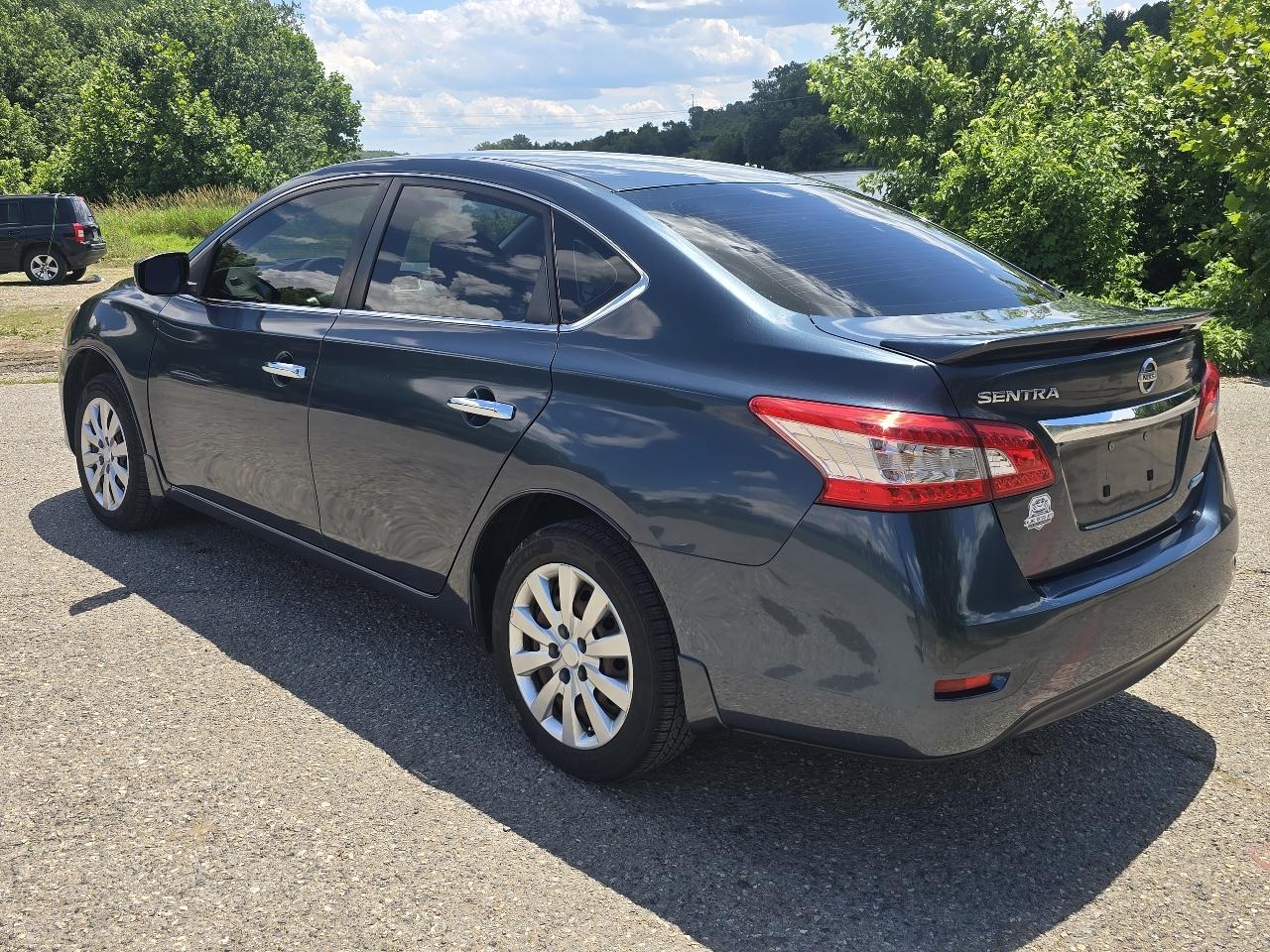 Nissan Sentra S CVT 2014