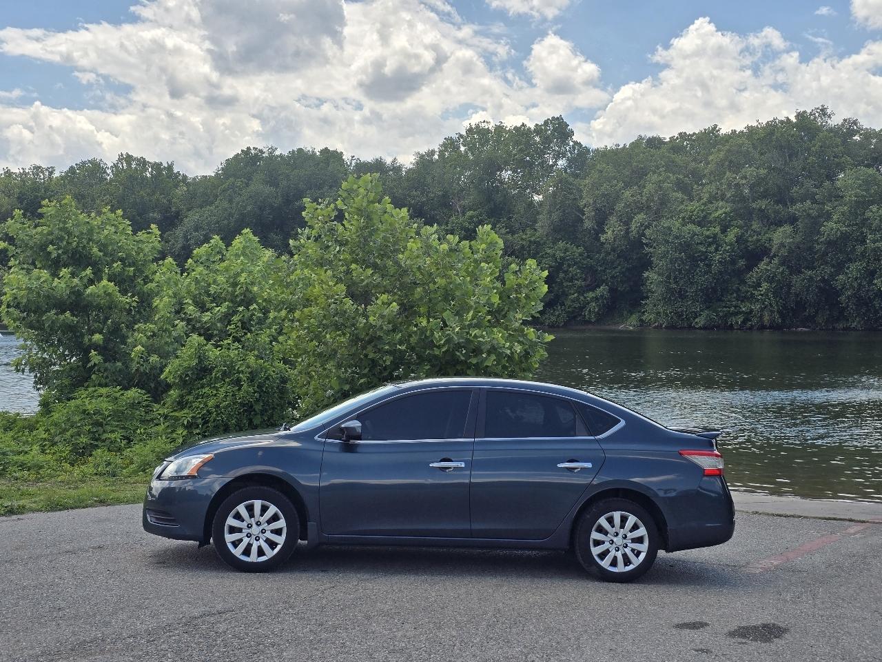 Nissan Sentra S CVT 2014