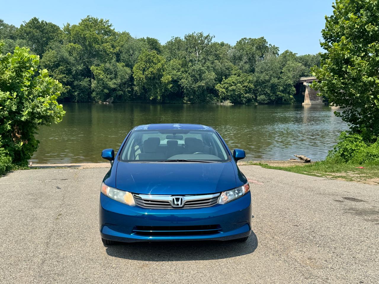 Honda Civic LX Sedan 5-Speed AT 2012