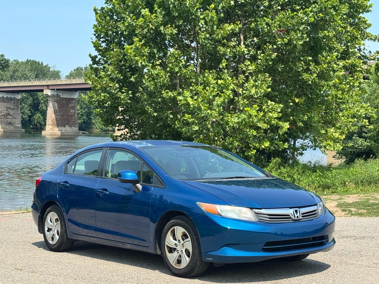 Honda Civic LX Sedan 5-Speed AT 2012