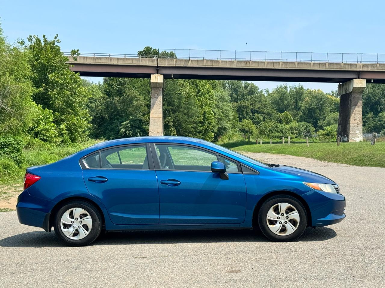 Honda Civic LX Sedan 5-Speed AT 2012