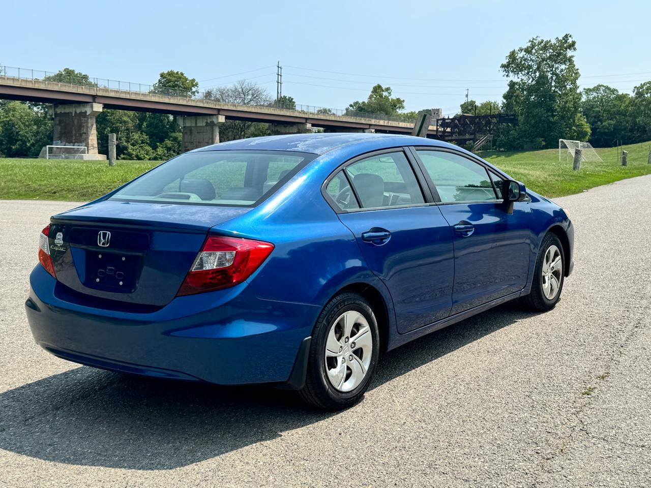 Honda Civic LX Sedan 5-Speed AT 2012