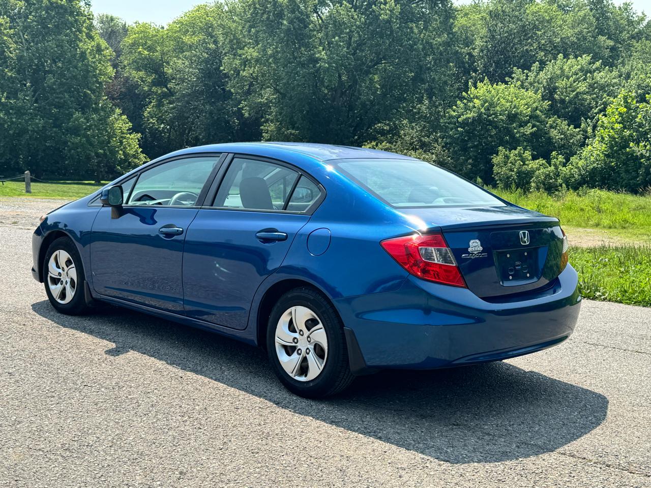 Honda Civic LX Sedan 5-Speed AT 2012