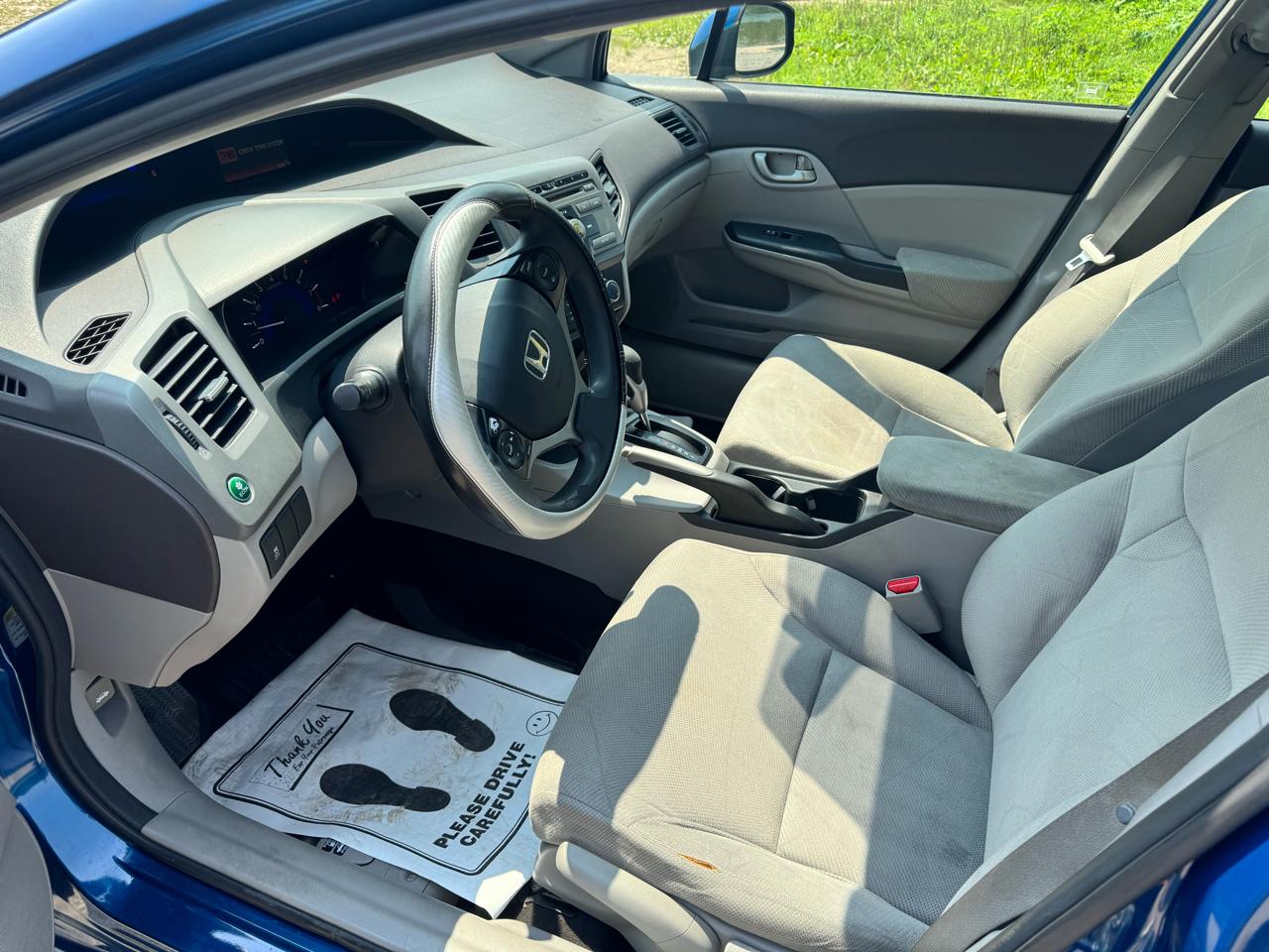 Honda Civic LX Sedan 5-Speed AT 2012