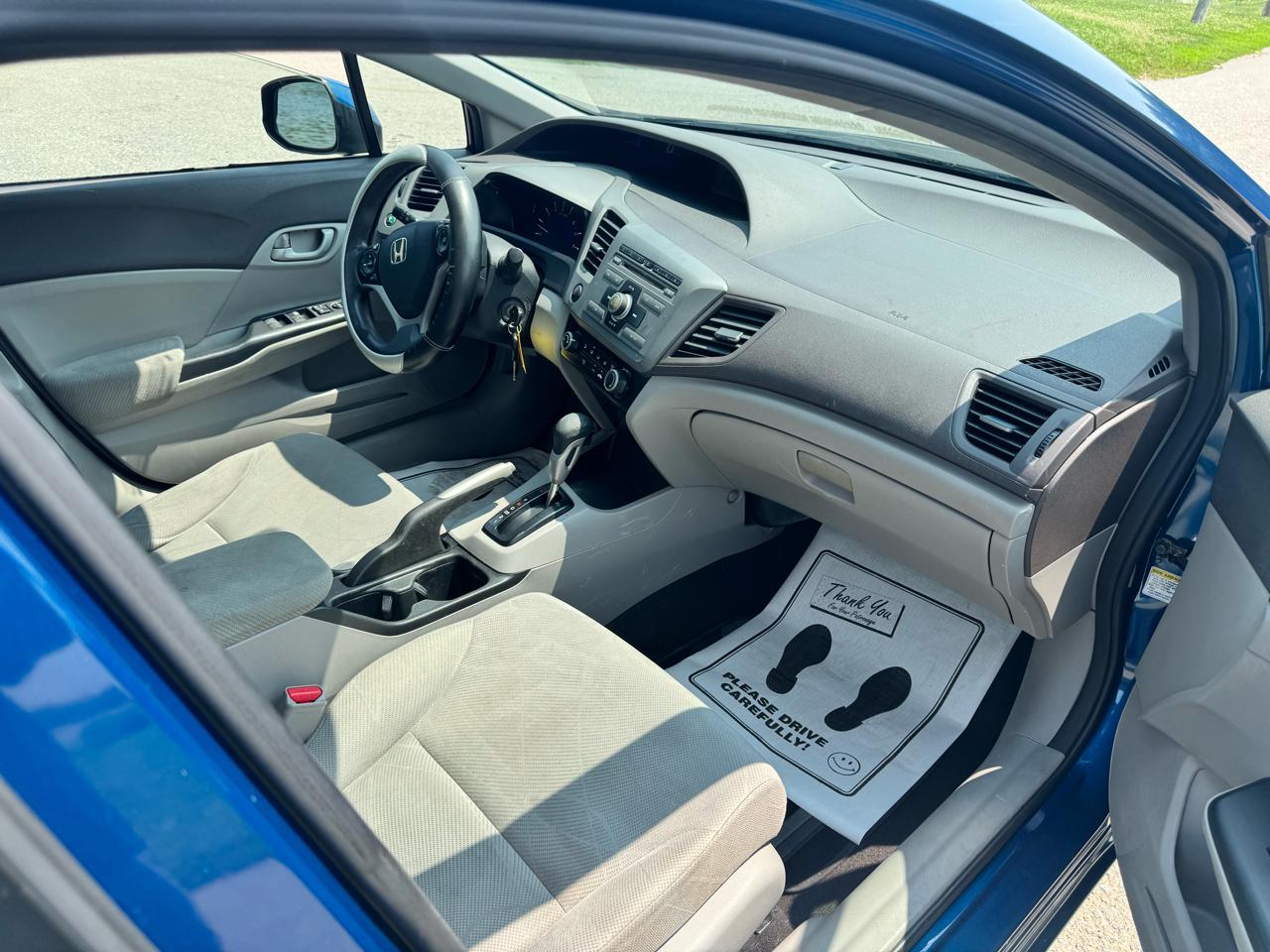 Honda Civic LX Sedan 5-Speed AT 2012