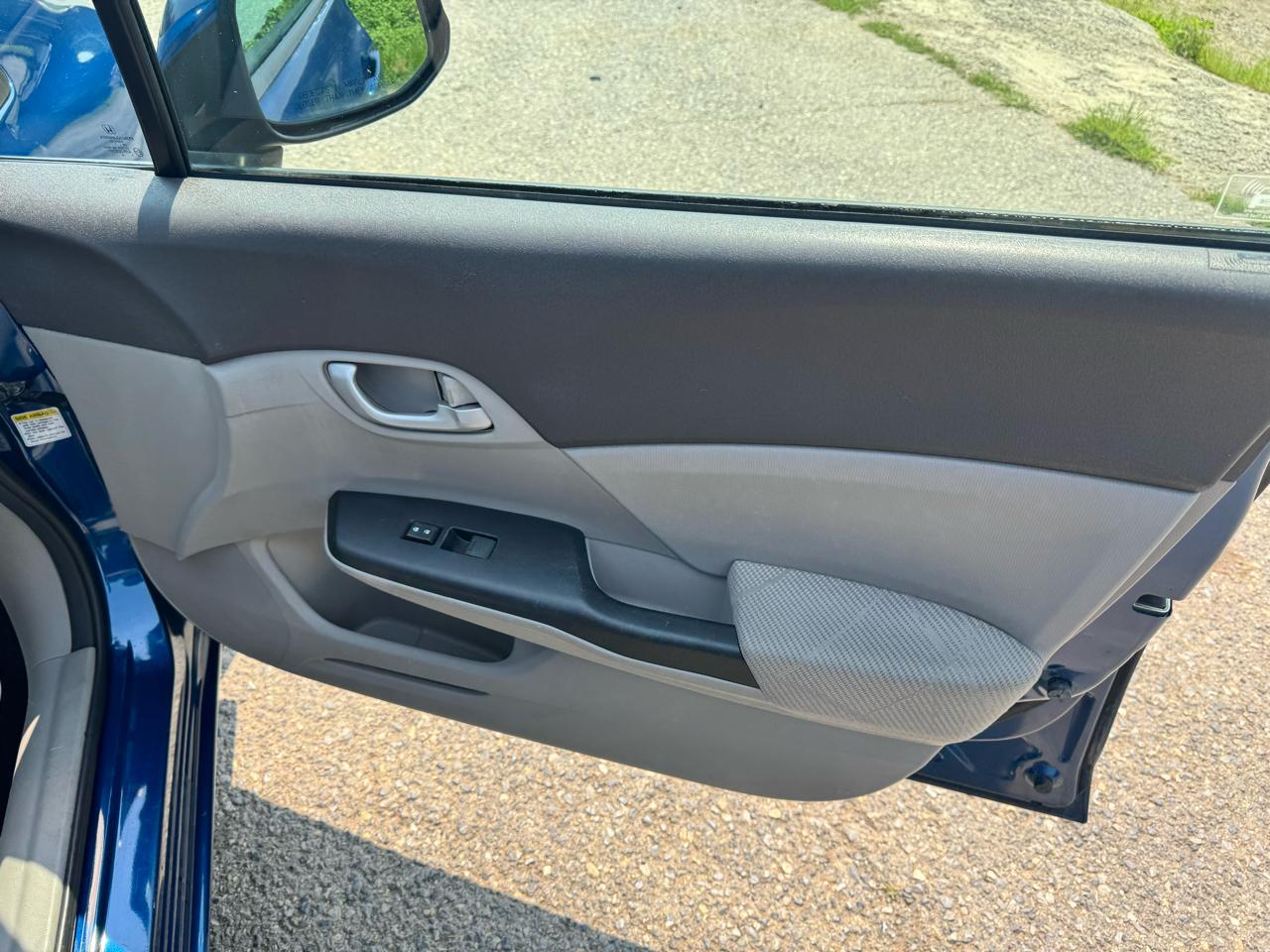Honda Civic LX Sedan 5-Speed AT 2012