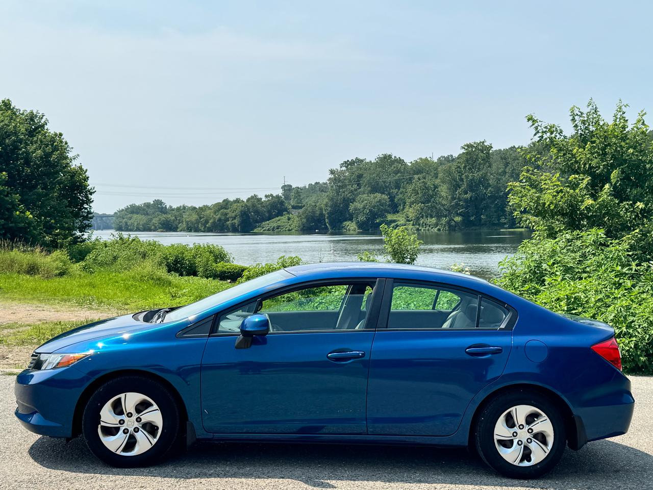 Honda Civic LX Sedan 5-Speed AT 2012