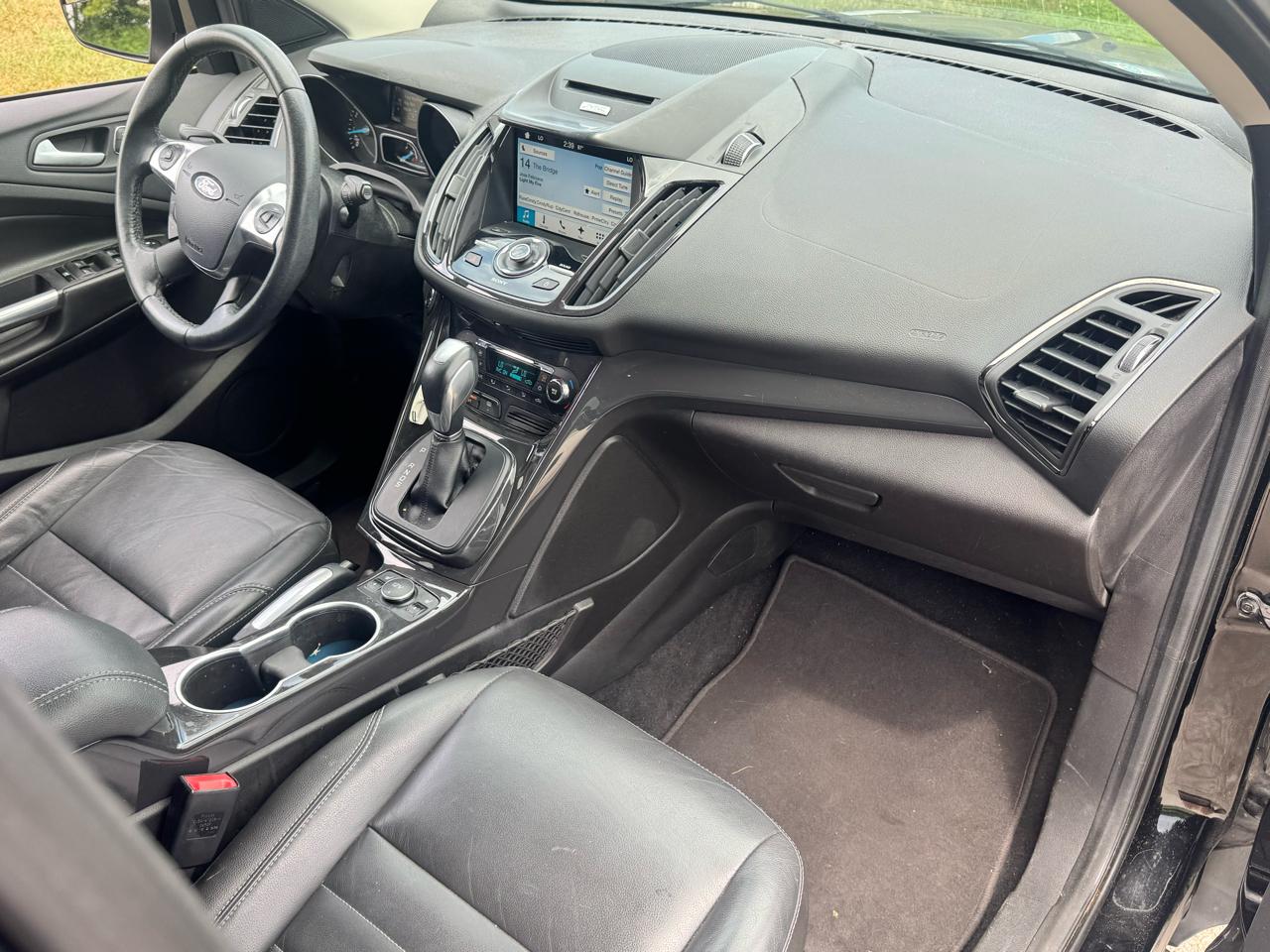 Ford Escape Titanium 4WD 2016