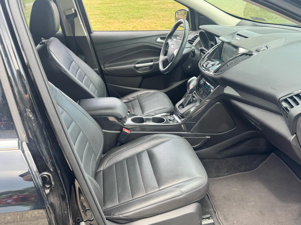Ford Escape Titanium 4WD 2016