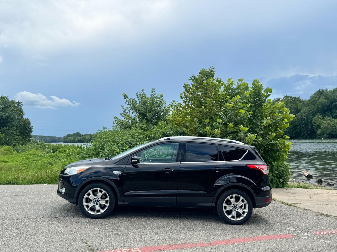 Ford Escape Titanium 4WD 2016
