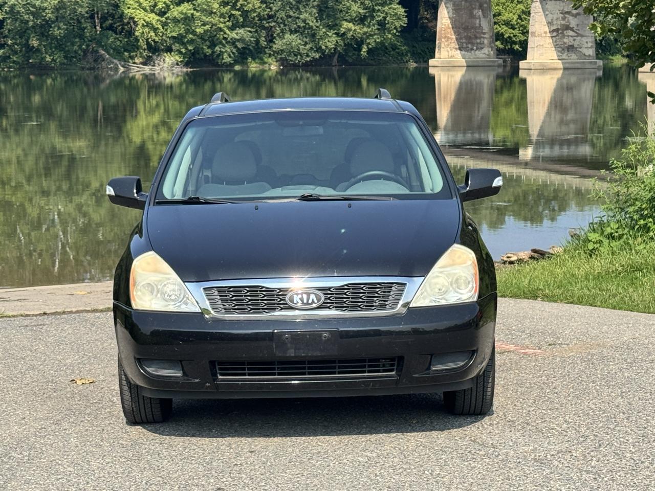 Kia Sedona LX LWB 2011