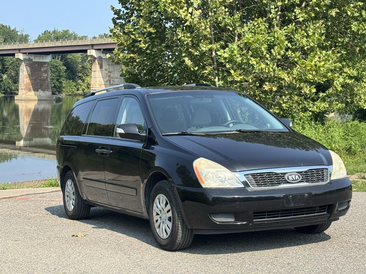 Kia Sedona LX LWB 2011