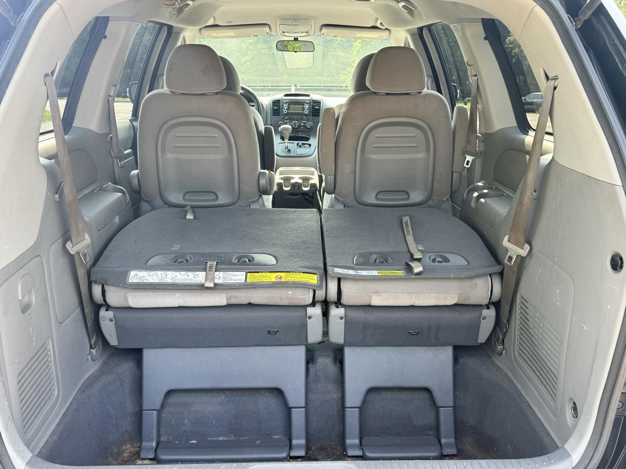 Kia Sedona LX LWB 2011